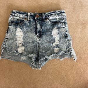 AMERICAN EAGLE JEAN SHORTS!!